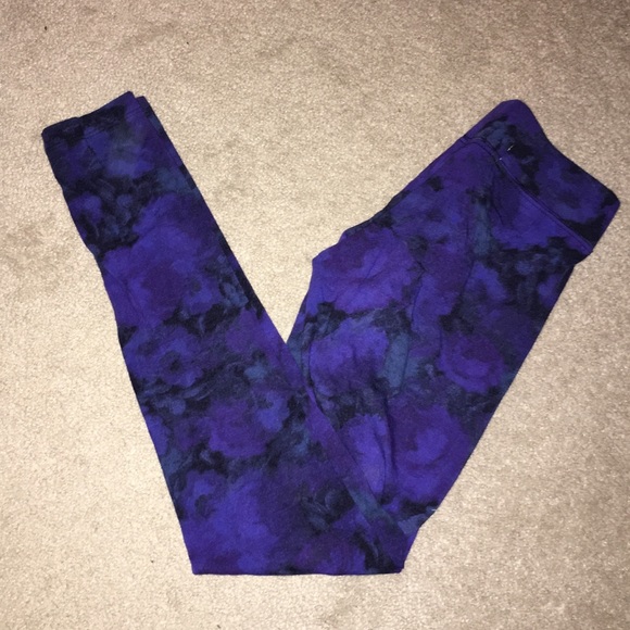 AEROPOSTALE FLORAL LEGGINGS - Picture 2 of 2